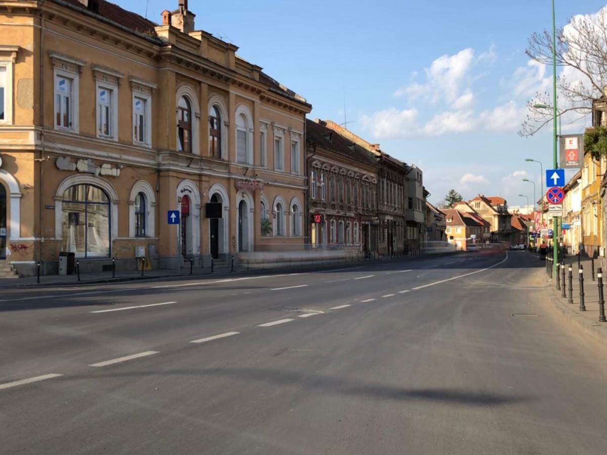 Stayplay Center Theater Braşov Buitenkant foto